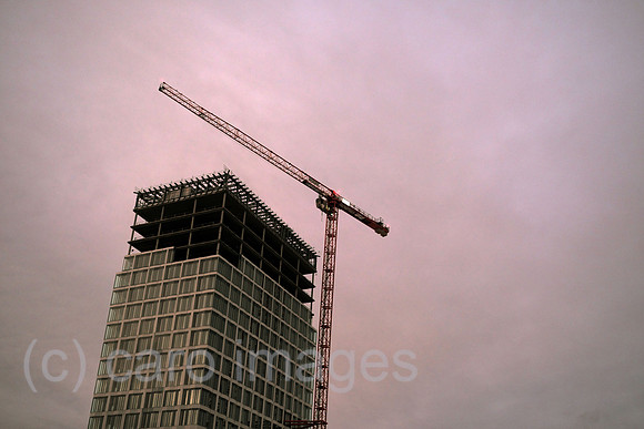 Deutschland, Berlin - Baustelle eines Hochhauses direkt am Berliner Hauptbahnhof
