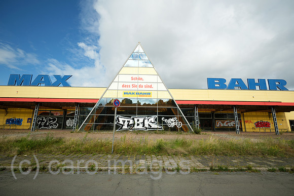 Deutschland, Bremen - Baumarkt der pleite gegangenen Kette Max Bahr (Insolvenz 2013), die zu Praktiker gehoerte