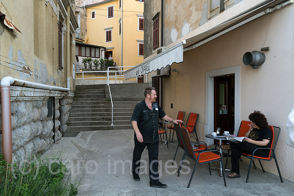 Kroatien, Lovran - Cafe an der Adria (Kvarner Bucht)
