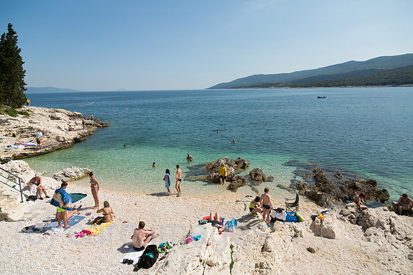Kroatien, Rabac - Kieselstrand an der Adria