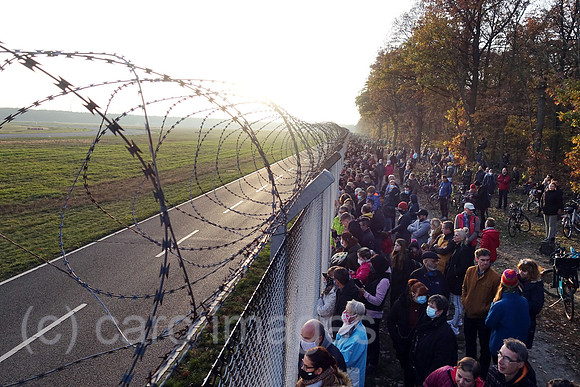 00S201108D672CARO.JPG