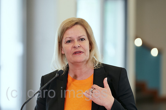 00R230524D016CAROEX.JPG