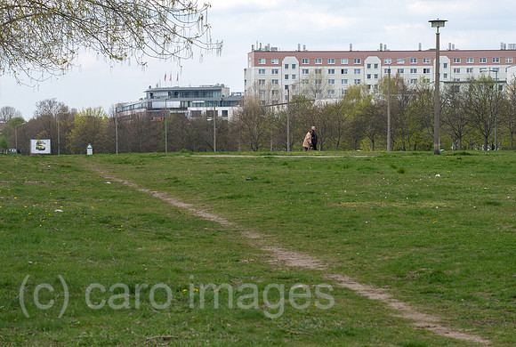 0CE150419D003CARO.JPG
