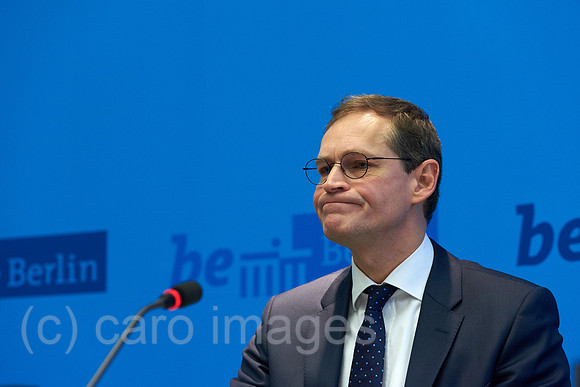 00Y160108D022CARO.JPG