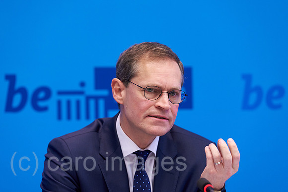 00Y160108D002CARO.JPG