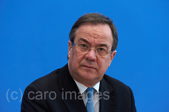 00Y160406D039CARO.JPG