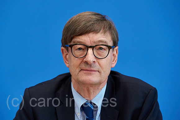 00Y151103D033CARO.JPG