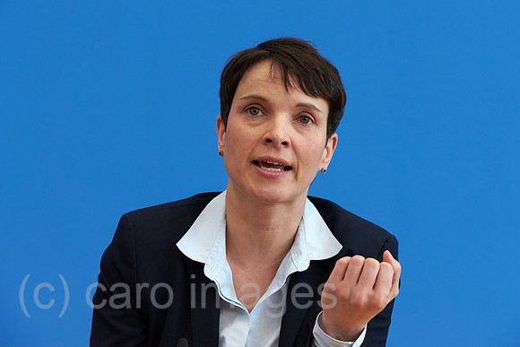 00Y160314D042CARO.JPG