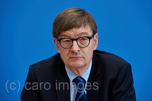 00Y151103D034CARO.JPG