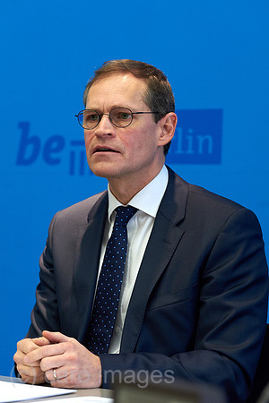 00Y160108D018CARO.JPG
