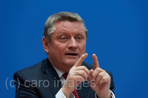 00Y160113D036CARO.JPG