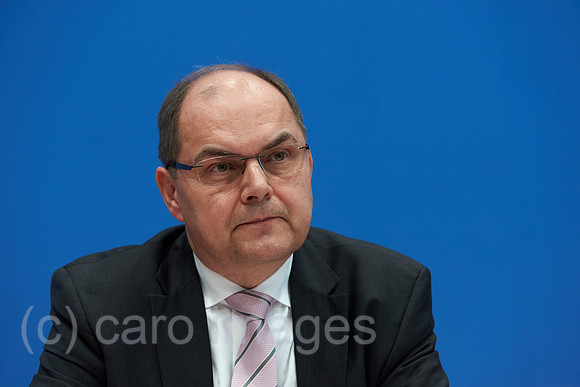 00Y160105D005CARO.JPG