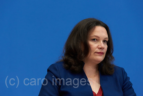 00Y160525D027CARO.JPG