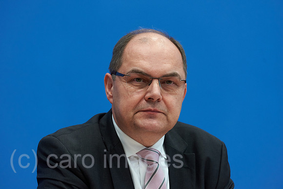 00Y160105D001CARO.JPG