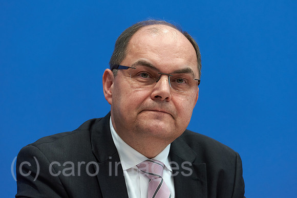 00Y160105D014CARO.JPG