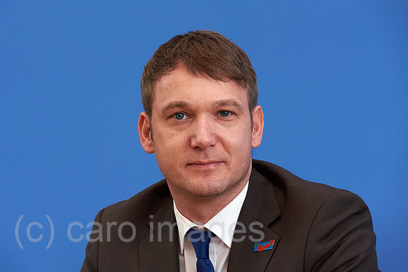 00Y160314D011CARO.JPG