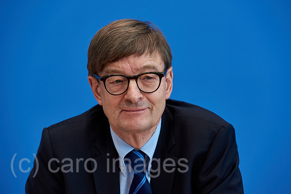 00Y151103D037CARO.JPG