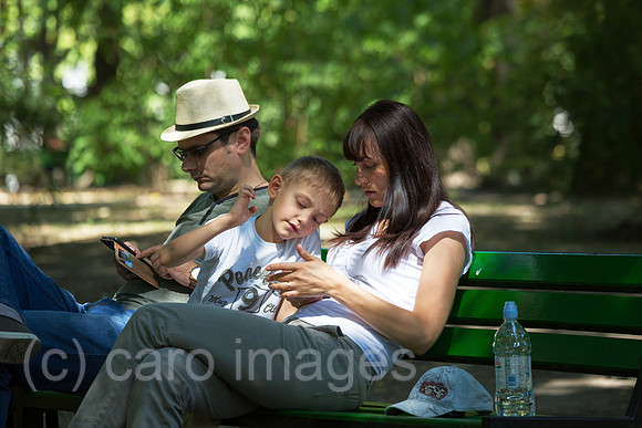 Republik Moldau, Chisinau - Familie im Park