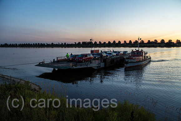 Polen, Mikoszewo, Faehre ueber die Weichsel (Wysla)