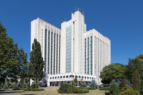 Republik Moldau, Chisinau - Hochhaus, in dem mehrere Ministerien der Republik Moldau untergebracht sind