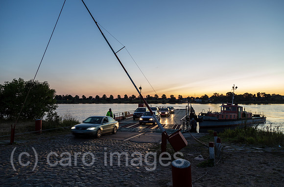Polen, Mikoszewo, Faehre ueber die Weichsel (Wysla)