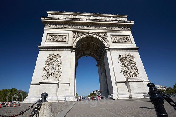 Paris, Frankreich - Der Triumphbogen, Wahrzeichen der franzoesischen Hauptstadt am Place Charles-de-Gaulle