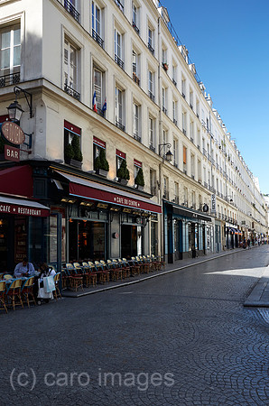 Paris, Ile-de-France, Frankreich - Blick in die Rue Mandar im 2. Arrondissement aus der Rue Montorguell, mit dem Cafe du Centre links im Bild.