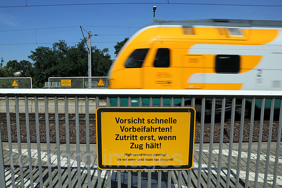 00S150801D811CARO.JPG