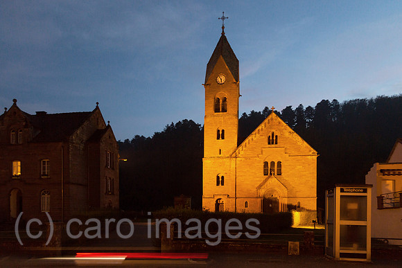 Frankreich, Das kleine Dorf Graufthal im Zinseltal in den Nordvogesen im Elsass