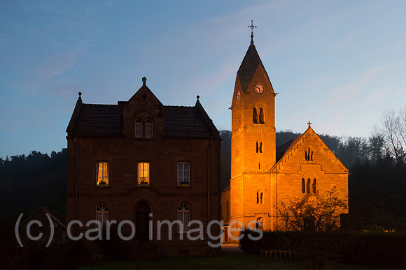 Frankreich, Das kleine Dorf Graufthal im Zinseltal in den Nordvogesen im Elsass