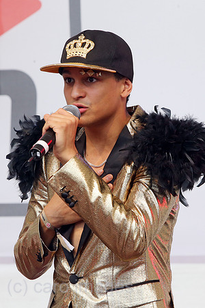 00S180616D775CARO.JPG