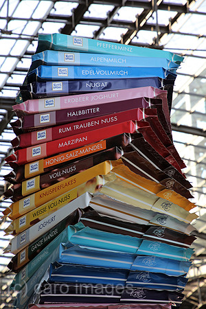 Berlin, Deutschland, Ritter-Sport-Tower im Berliner Hauptbahnhof