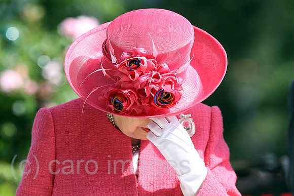 Royal Ascot, Grossbritannien, HRH Queen Elizabeth the Second is not amused