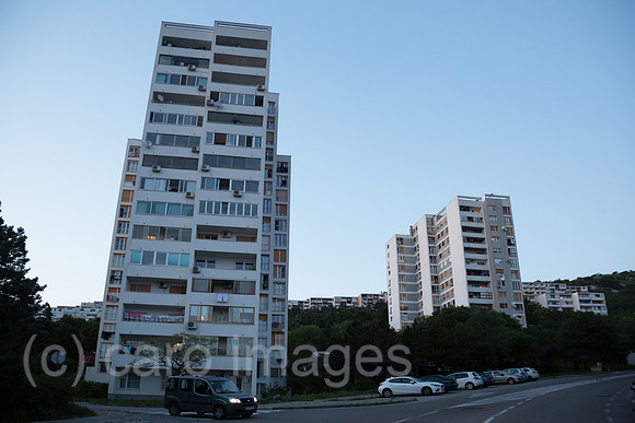 Kroatien, Rijeka - Wohnblocks an der Kueste