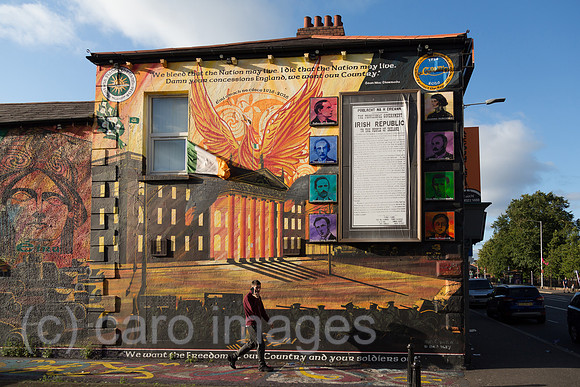 Grossbritannien, Nordirland, Belfast - Wandmalerei bei der Falls Road, katholisches West Belfast