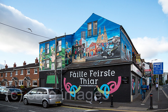 Grossbritannien, Nordirland, Belfast - Wandmalerei am Sitz der Touristeninformation, Falls Road, katholisches West Belfast