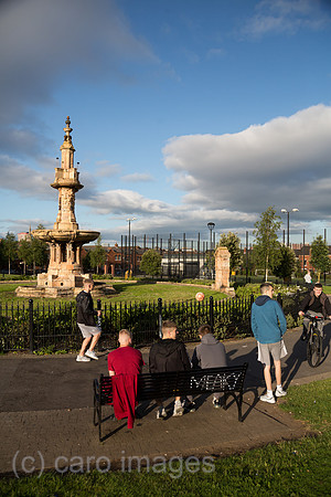Grossbritannien, Nordirland, Belfast - Jugendliche, Dunville Park an der Falls Road, katholisches West Belfast