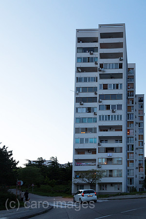 Kroatien, Rijeka - Wohnblocks an der Kueste