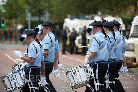 Grossbritannien, Belfast - Parade am Orangemens Day, protestantischer, politisch aufgeladener jaehrlicher Feiertag zum Gedenken an die Schlacht am Boyne