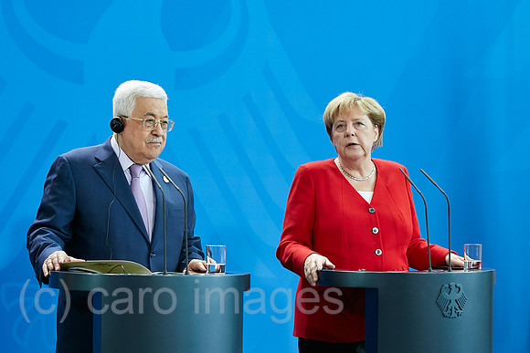 Berlin, Deutschland - Bundeskanzlerin Angela Merkel und Mahmoud Abbas, der Praesident der Palaestinensischen Autonomiebehoerde.