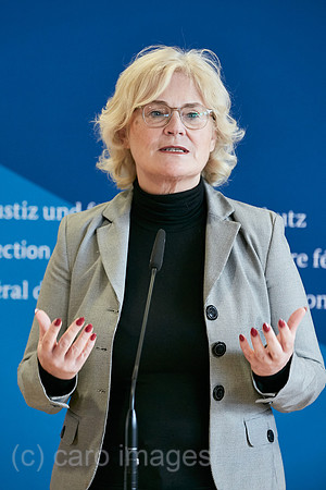 Berlin, Deutschland - Christine Lambrecht, Bundesjustizministerin.