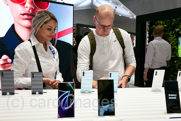 Berlin, Deutschland - SAMSUNG stellt das Galaxy Note 10 zur IFA vor.