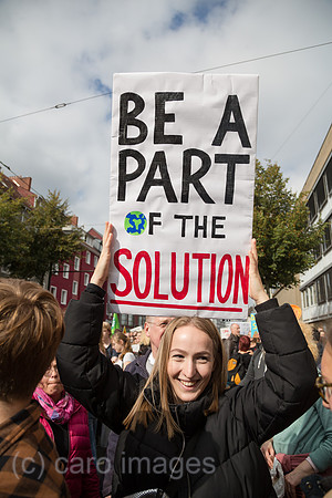 Deutschland, Bremen - fridays for future - Demonstration mit ueber 30.000 Teilnehmern