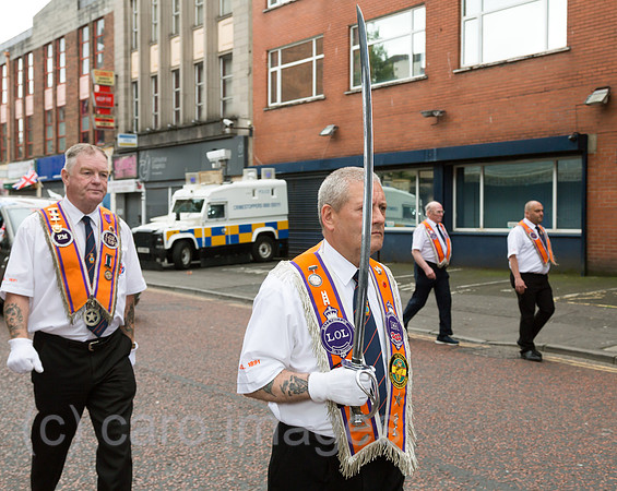 Grossbritannien, Belfast - Parade am Orangemens Day, protestantischer, politisch aufgeladener jaehrlicher Feiertag zum Gedenken an die Schlacht am Boyne