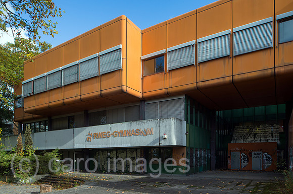 Ruine des Diesterweg-Gymnasiums in der Swinemuender Strasse in Berlin-Gesundbrunnen