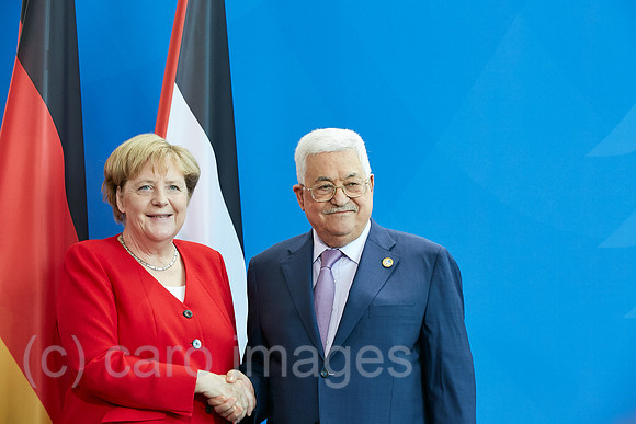 Berlin, Deutschland - Bundeskanzlerin Angela Merkel und Mahmoud Abbas, der Praesident der Palaestinensischen Autonomiebehoerde.