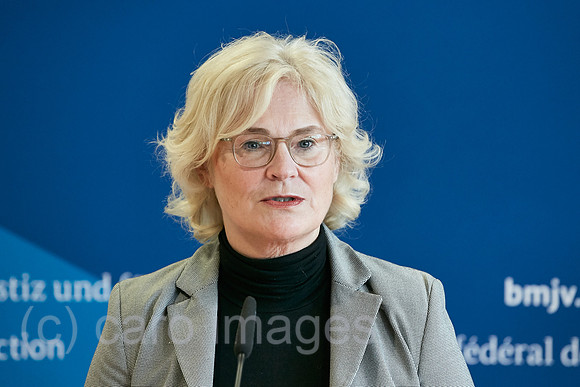 Berlin, Deutschland - Christine Lambrecht, Bundesjustizministerin.