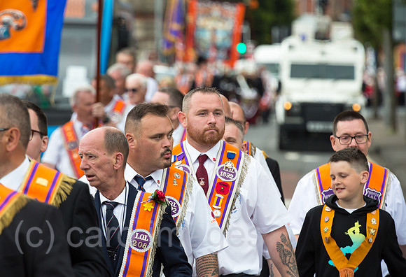 Grossbritannien, Belfast - Parade am Orangemens Day, protestantischer, politisch aufgeladener jaehrlicher Feiertag zum Gedenken an die Schlacht am Boyne