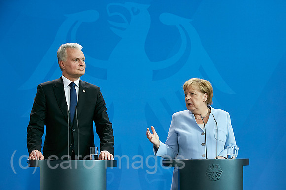 Berlin, Deutschland - Bundeskanzlerin Angela Merkel und Gitanas Nauseda, Praesident Litauens.