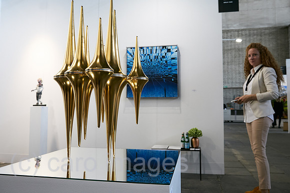 Berlin, Deutschland - Bermel von Luxburg Gallery zur Kunstmesse Positions Berlin im Hangar 4 Flughafen Tempelhof.